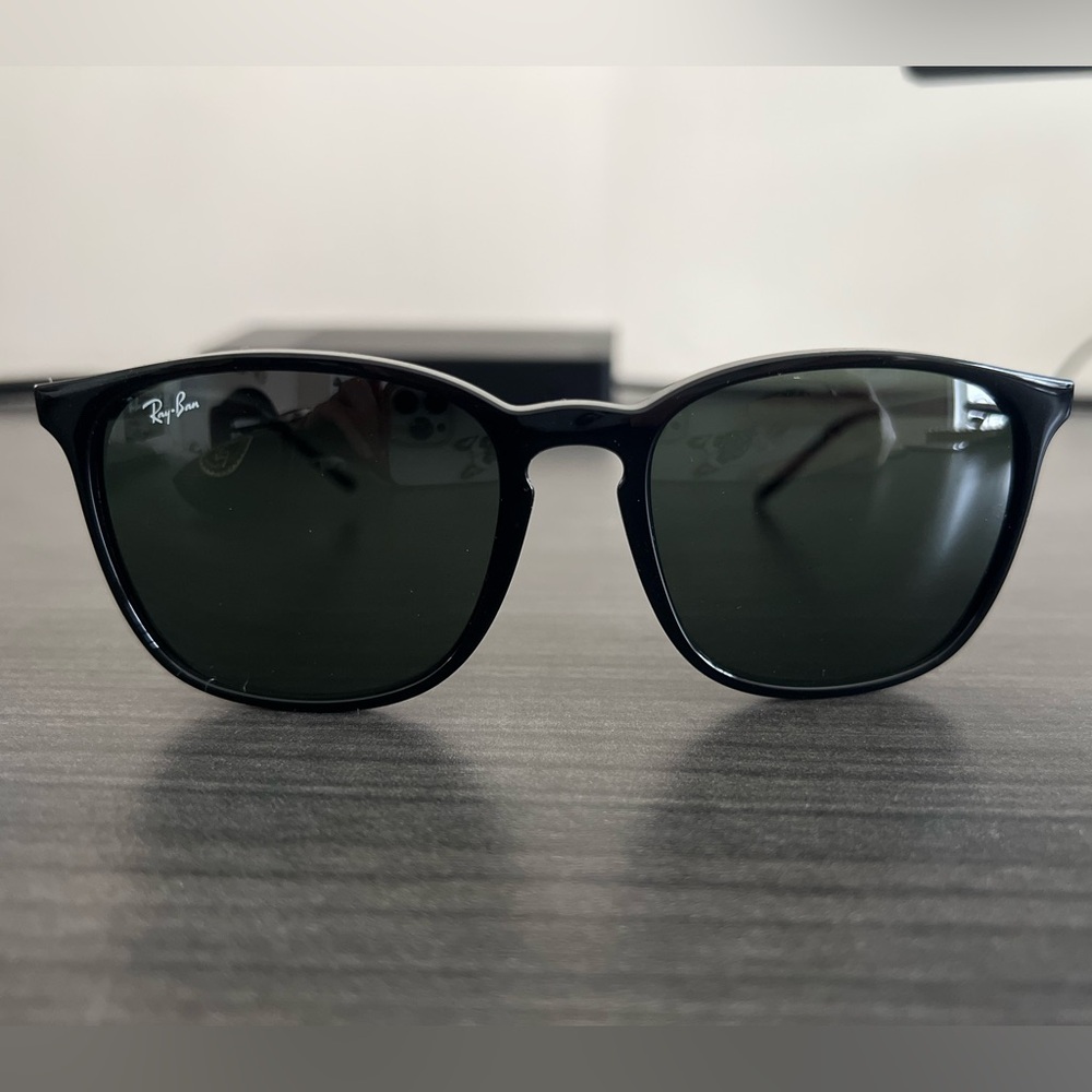 NWT Ray-Bans ORB4387 Black